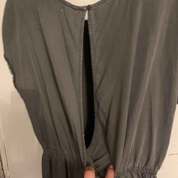 Japna Olive Green Short Sleeve Peep hole back jumper size Lg - Like New - Picture 4 of 8